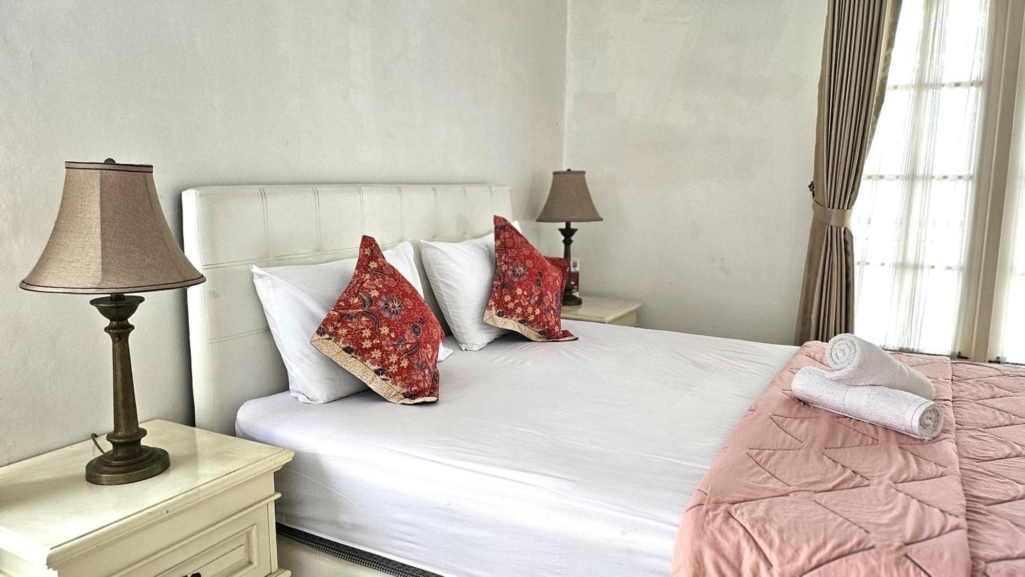 Hotel Surokarsan 9 House Yogyakarta Habitación foto
